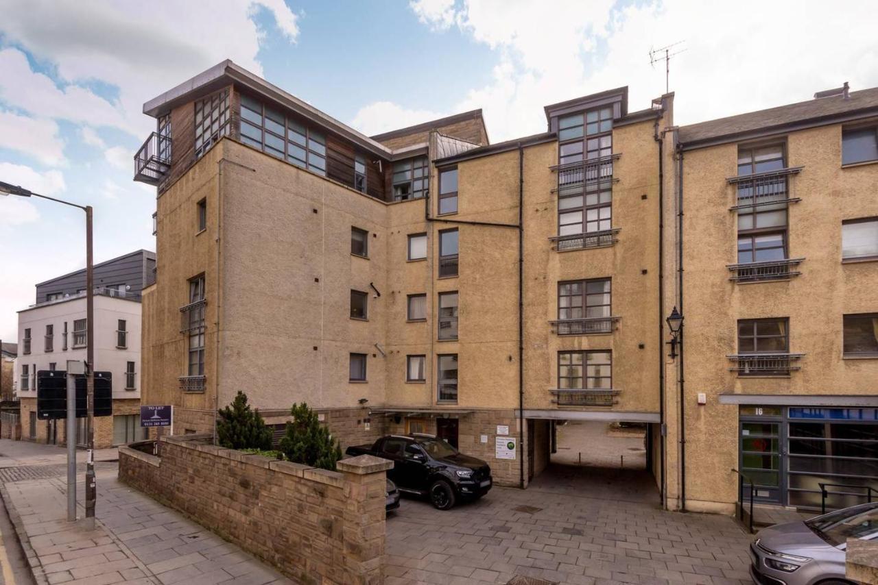 Joivy Old Town With Parking Close To Royal Mile Апартаменты Эдинбург